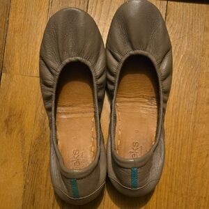 Gray Leather Ballet Flats